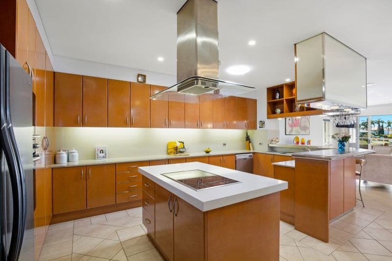 27 Montevideo Drive, Clear Island Waters - Thumbnail 6