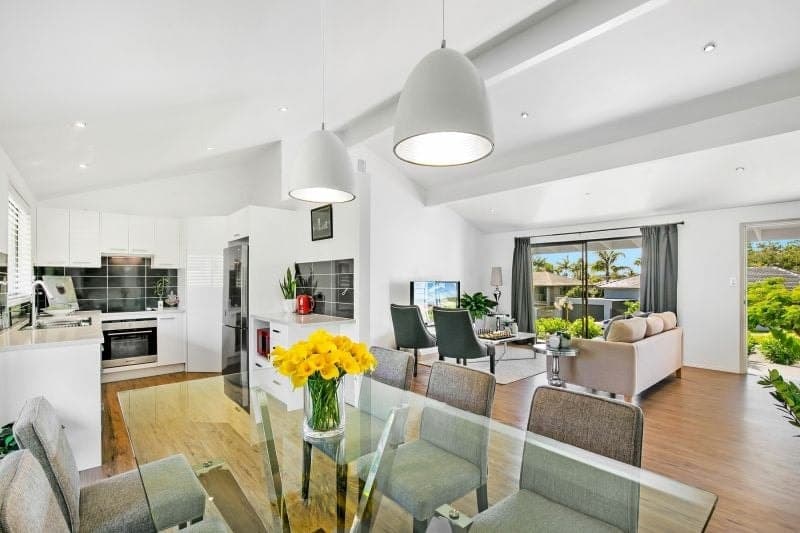 6 Wallaroo Way, Ashmore - Thumbnail 2