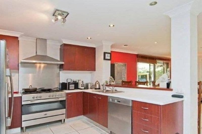 6 Mccleary Street, Bundall - Image 1