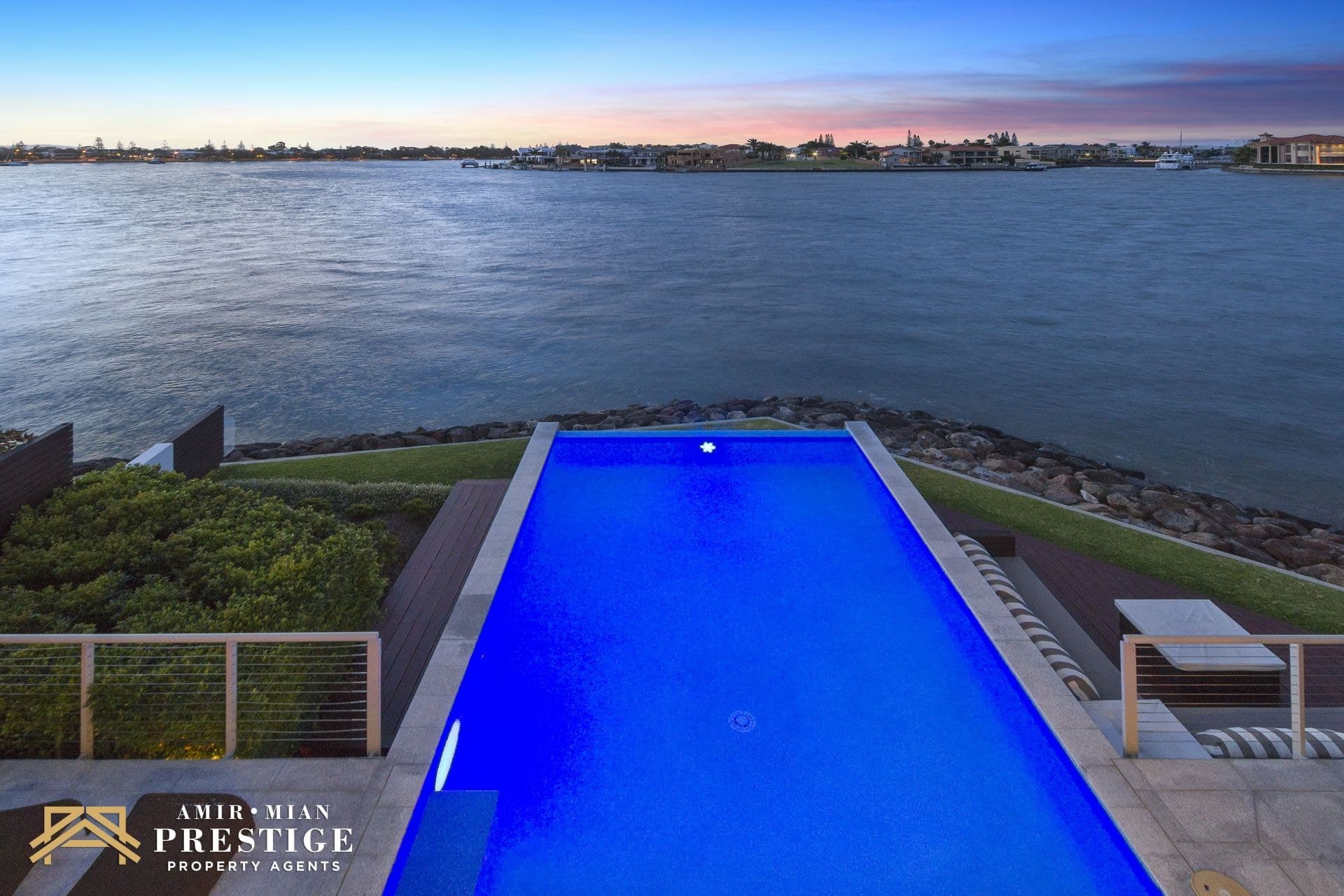 13 Ephraim Island Parade, Paradise Point - Thumbnail 3
