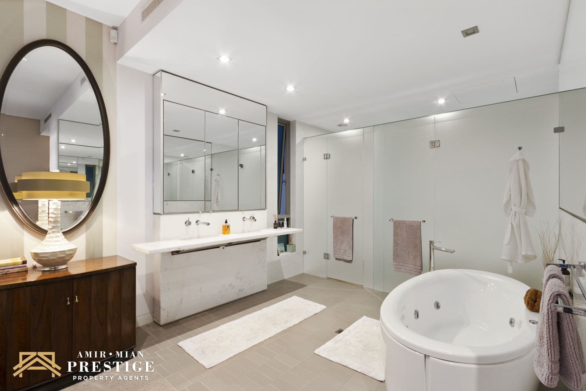 13 Ephraim Island Parade, Paradise Point - Thumbnail 8