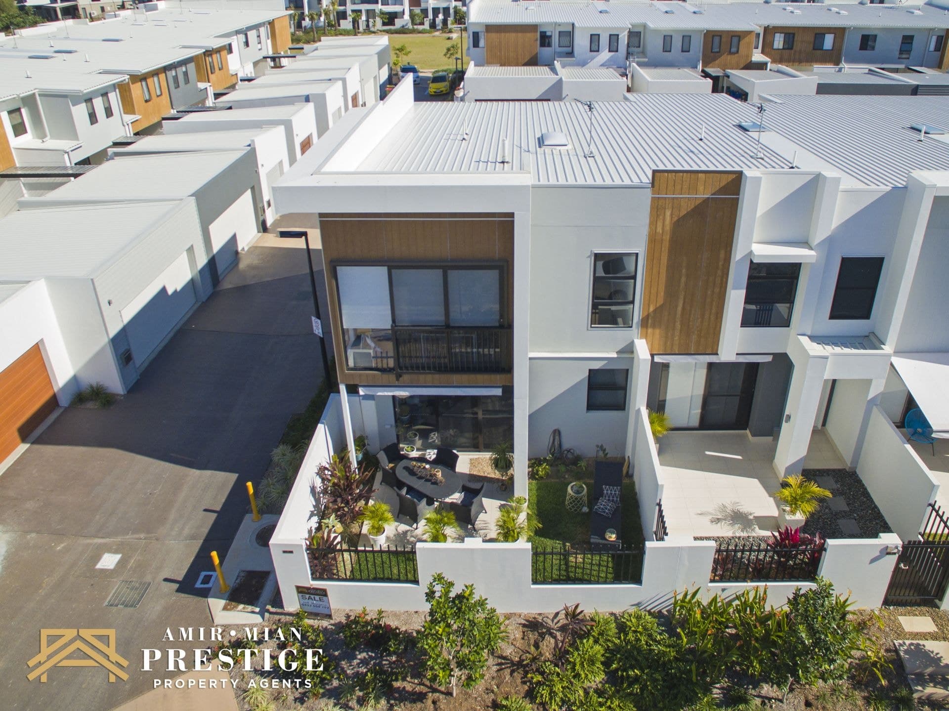 1 Mayfair Lane, Hope Island - Thumbnail 3