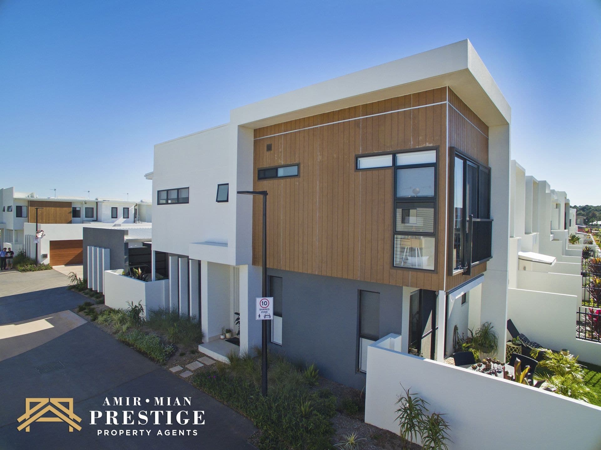 1 Mayfair Lane, Hope Island - Thumbnail 4