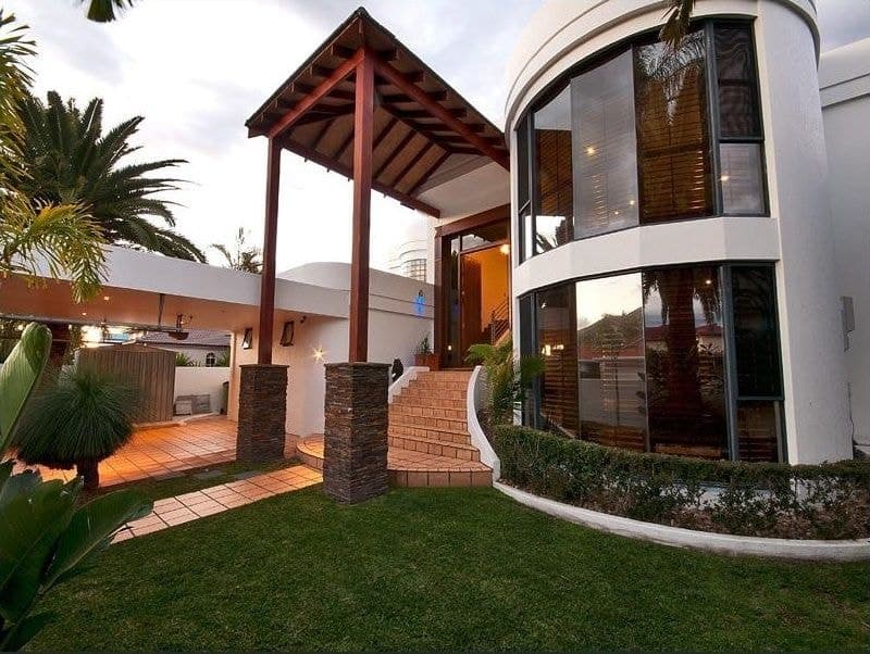 25 Montevideo Drive, Clear Island Waters - Thumbnail 4