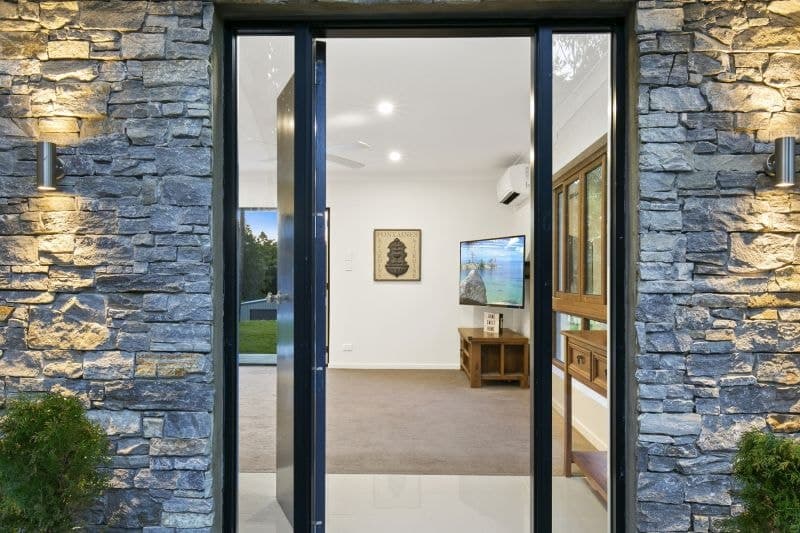 12 Davidson Place, Carrara - Thumbnail 4