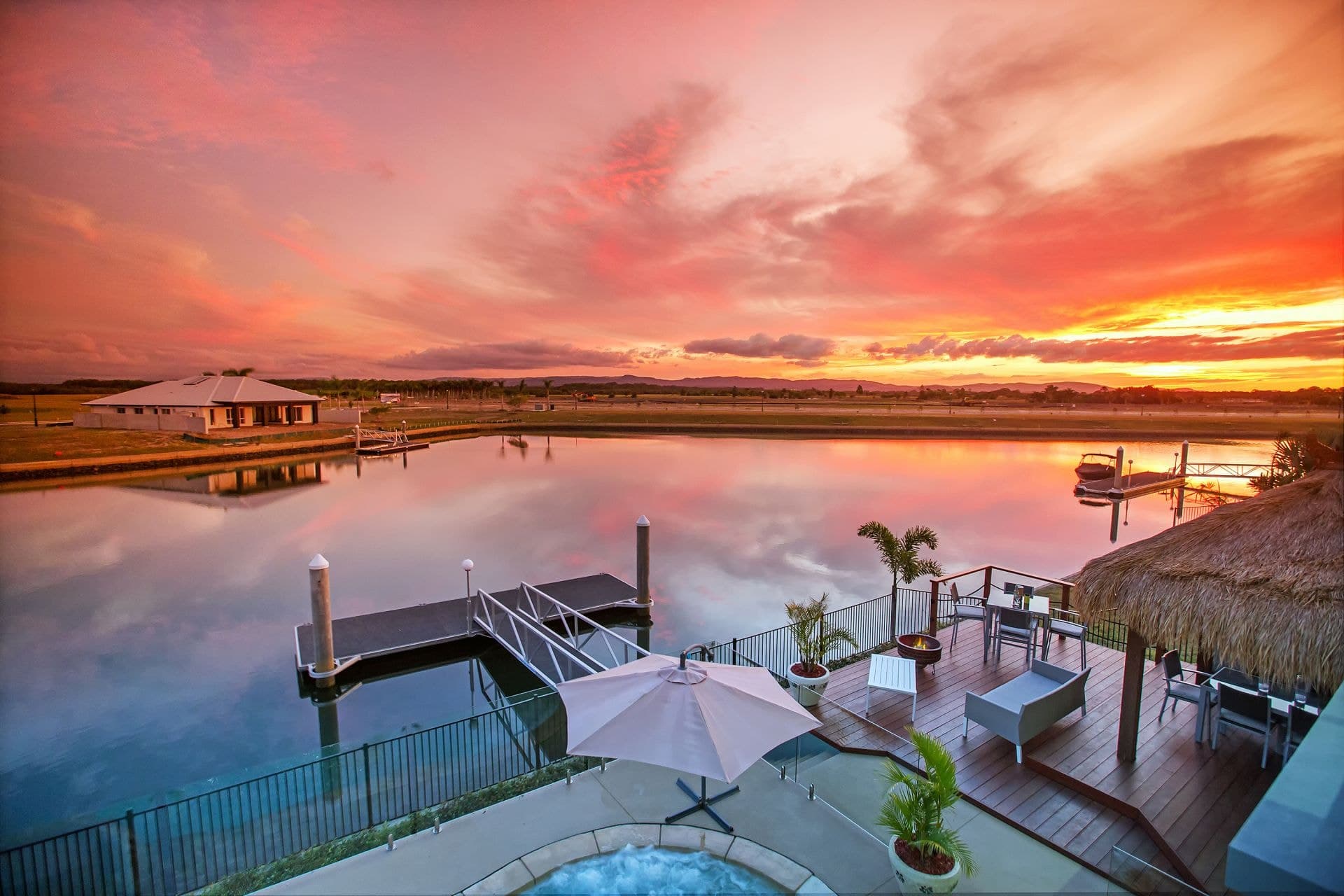 30 SUNDOWN Place, Jacobs Well - Image 1