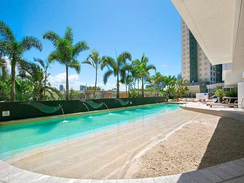 305/3018 Surfers Paradise Boulevard, Surfers Paradise - Thumbnail 4