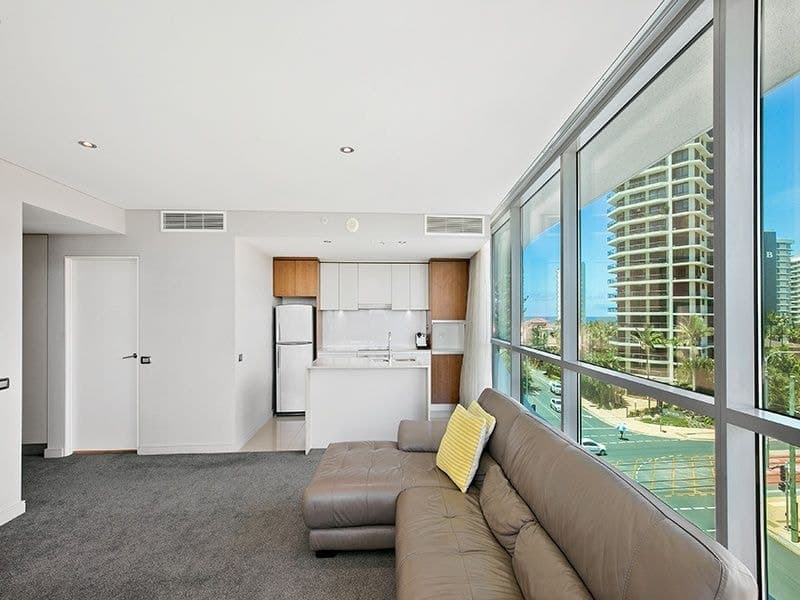 305/3018 Surfers Paradise Boulevard, Surfers Paradise - Thumbnail 6