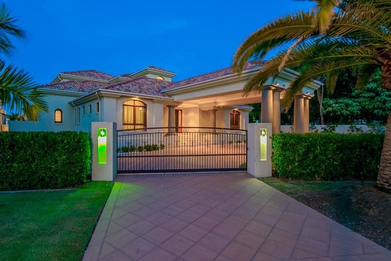 3 Queen Anne Court, Sovereign Islands - Image 1