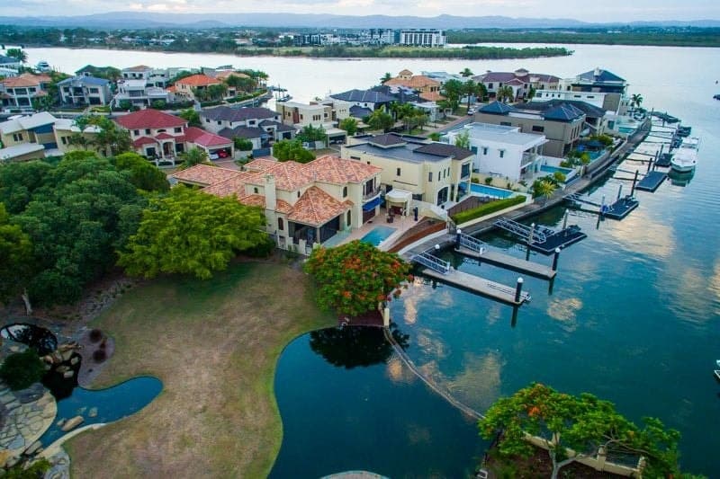 3 Queen Anne Court, Sovereign Islands - Thumbnail 2