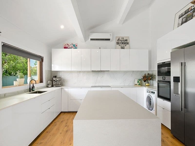 1 Michelmore Road, Carrara - Thumbnail 3