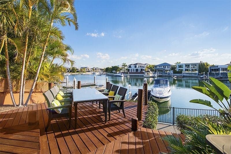 17 King Charles Drive, Sovereign Islands - Thumbnail 2