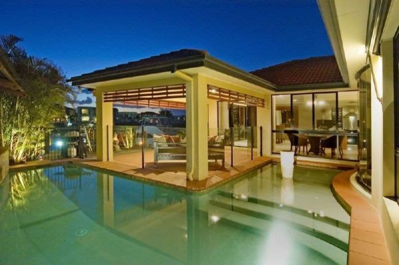 17 King Charles Drive, Sovereign Islands - Thumbnail 4