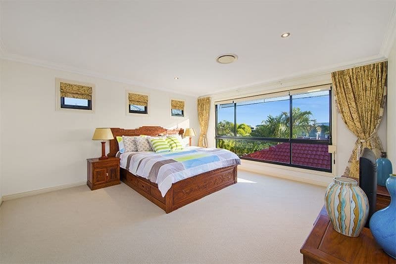 17 King Charles Drive, Sovereign Islands - Thumbnail 8