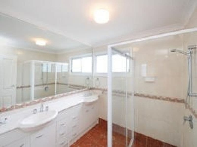 100 Ashmore Road, Bundall - Image 1