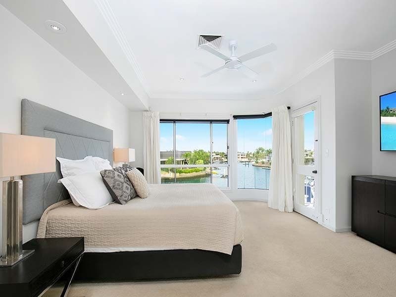 64 Pebble Beach Drive, Runaway Bay - Thumbnail 3