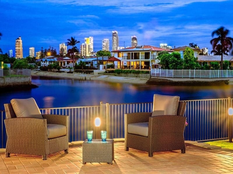 16 Alvarado Court, Broadbeach Waters - Thumbnail 2