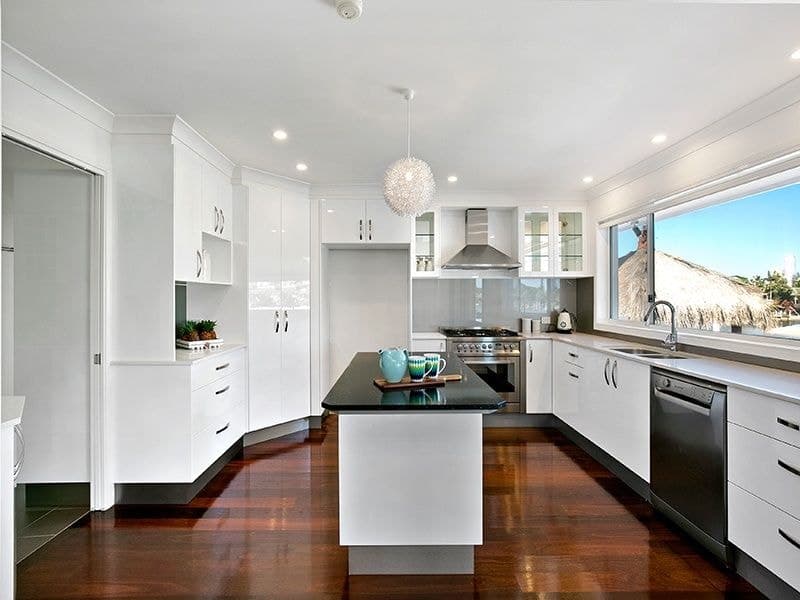 16 Alvarado Court, Broadbeach Waters - Thumbnail 7