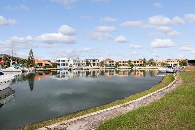 10-12 Queen Guineveres Place, Sovereign Islands - Image 1