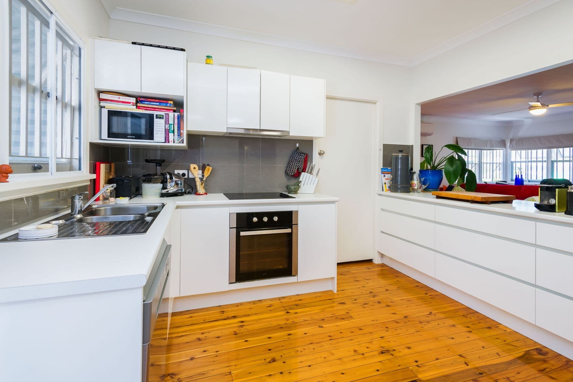 1/6 Wynflo Street, Labrador - Thumbnail 4