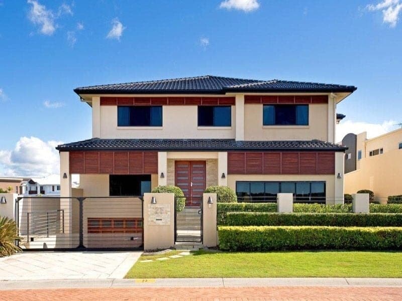 23 King Charles Drive, Sovereign Islands - Thumbnail 2