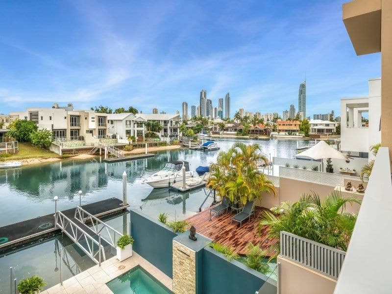 11A Vespa Crescent, Bundall - Thumbnail 4