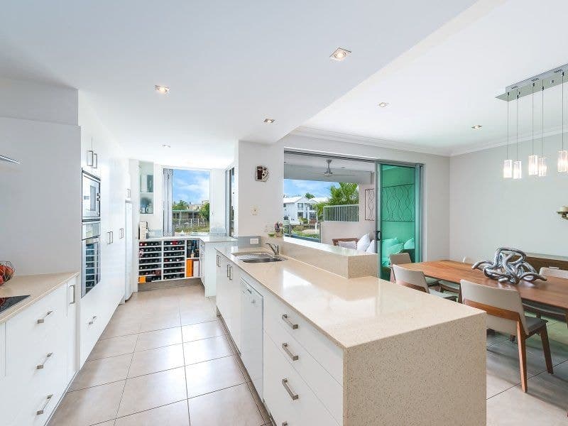 11A Vespa Crescent, Bundall - Thumbnail 5
