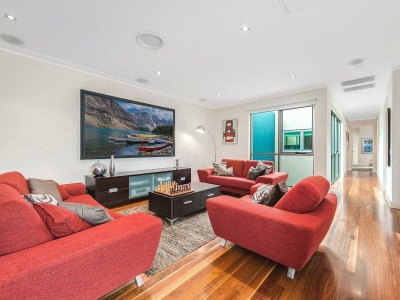 11A Vespa Crescent, Bundall - Thumbnail 6
