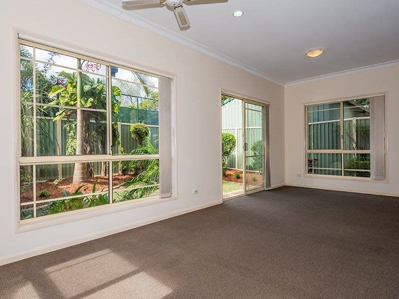 4/18 Charlton Street, Southport - Thumbnail 3