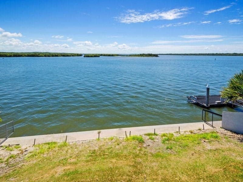 11 Knightsbridge Parade West, Sovereign Islands - Thumbnail 2