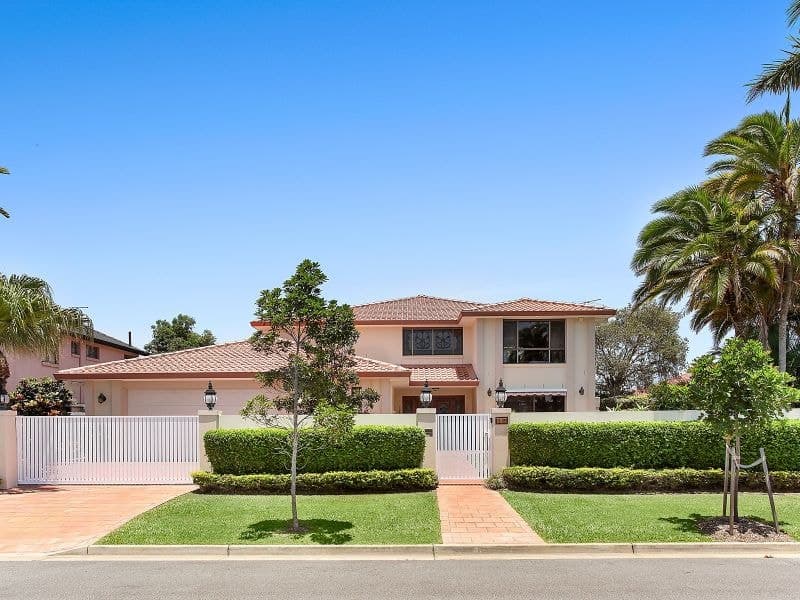 19 Donegal Crescent, Bundall - Thumbnail 3