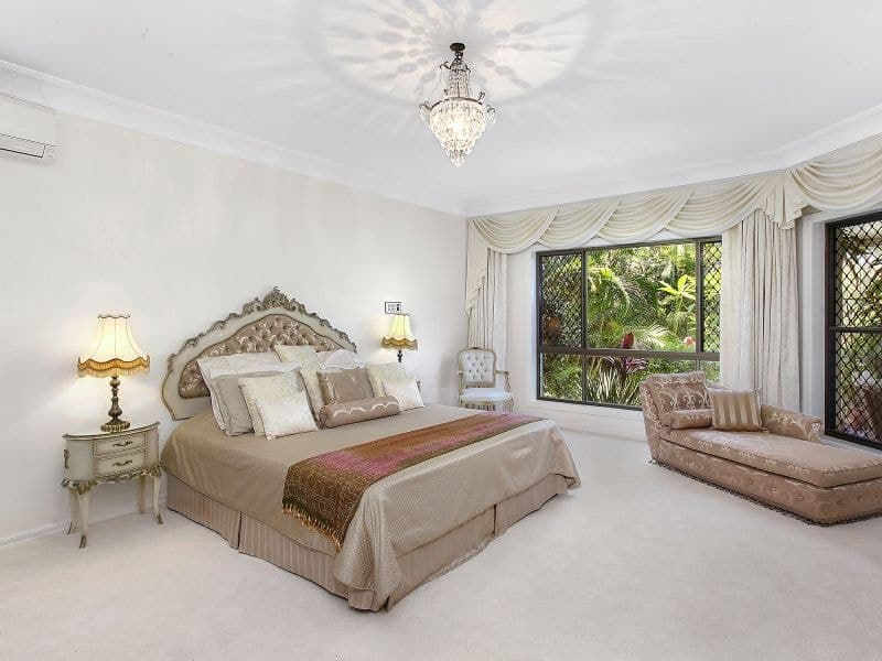 19 Donegal Crescent, Bundall - Thumbnail 7