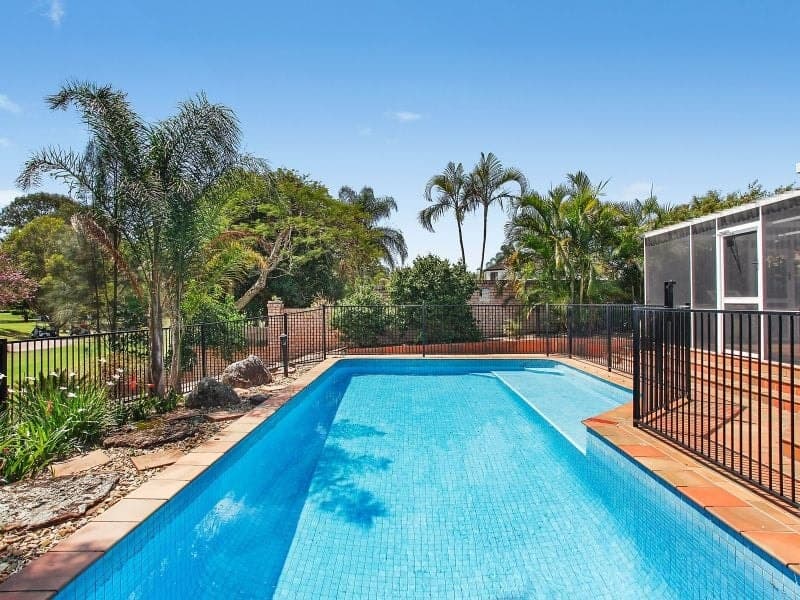 95 Santa Cruz Boulevard, Clear Island Waters - Thumbnail 2