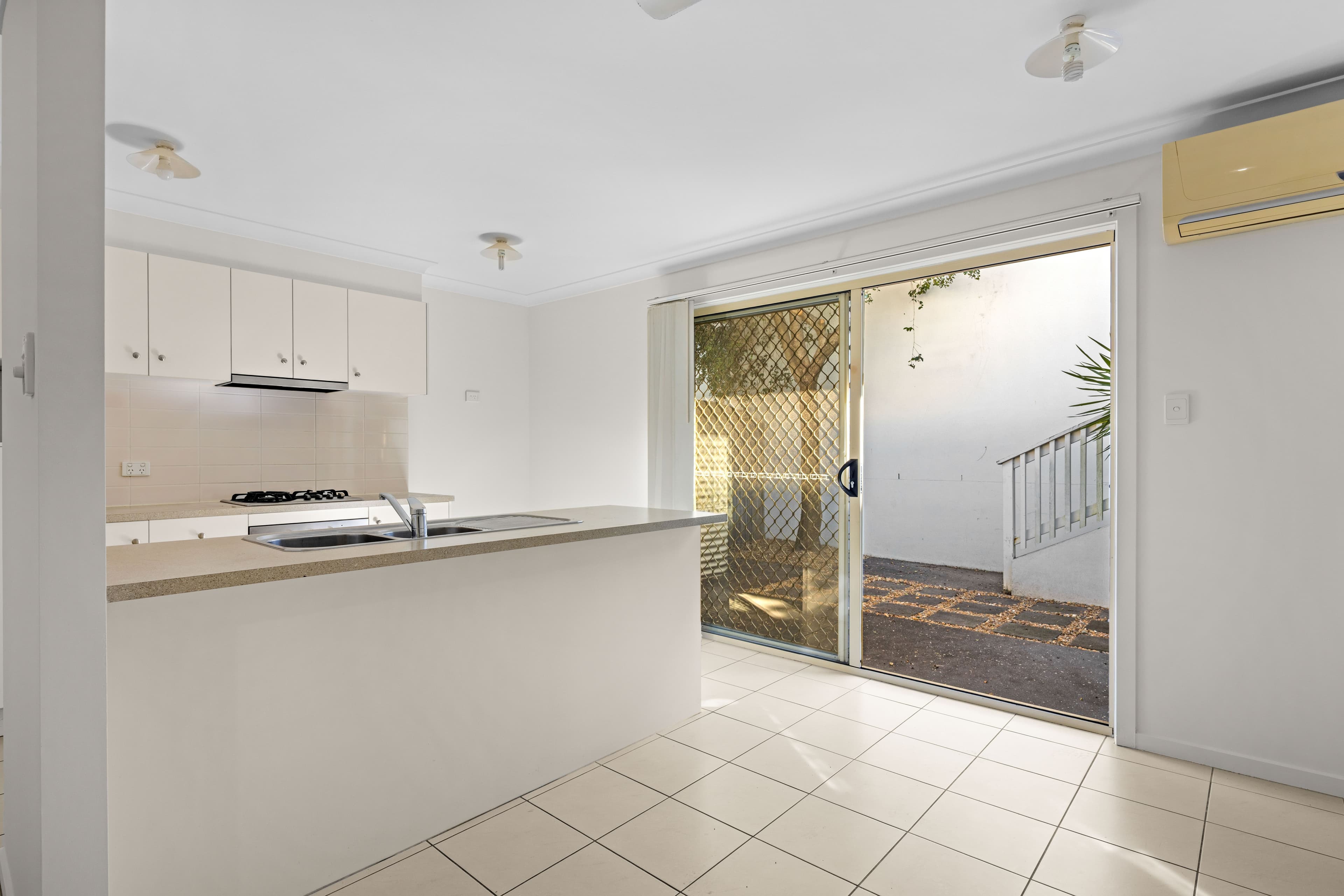 2/30 Seashell Avenue, Coomera QLD 4209, Coomera - Thumbnail 7