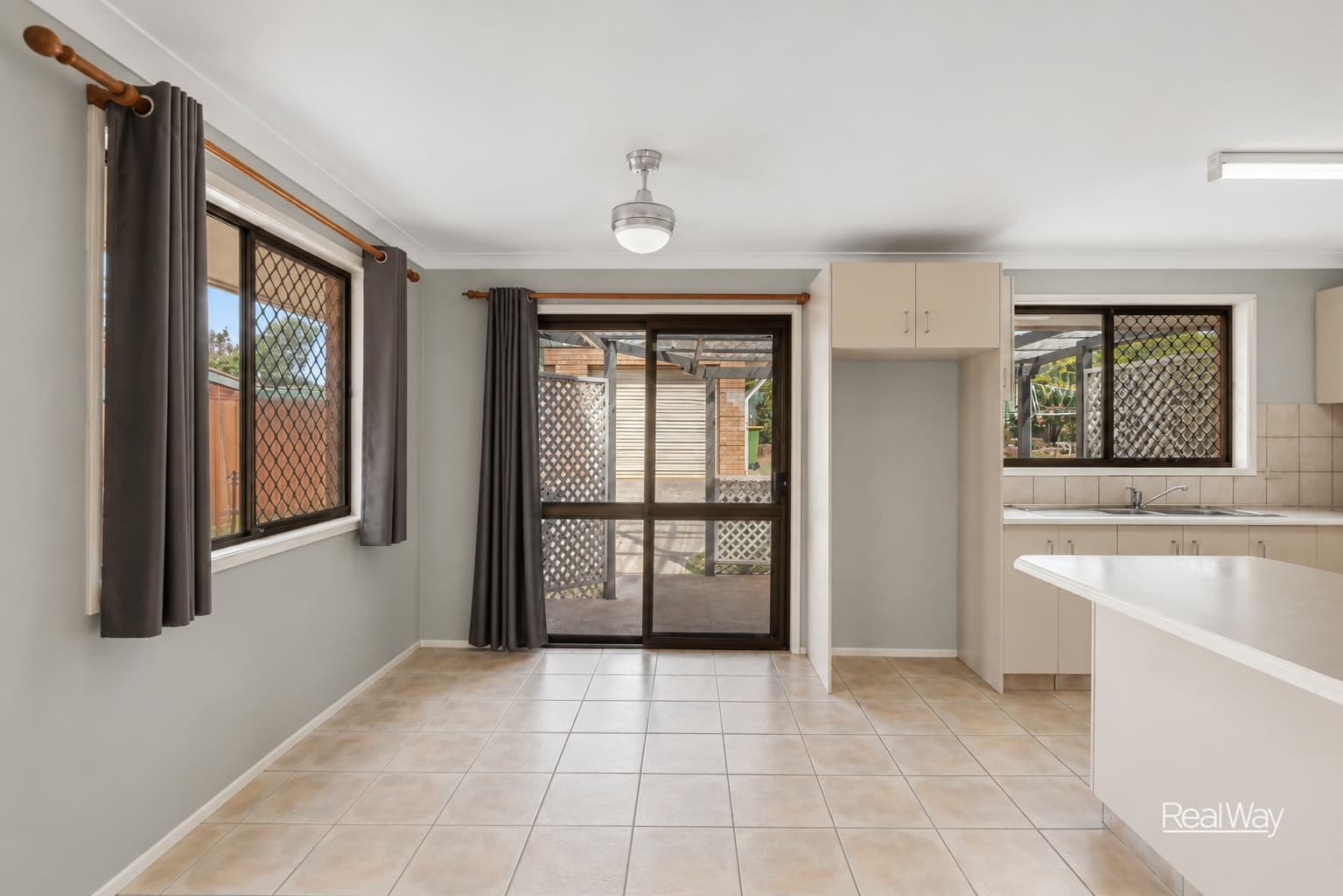 8 Champagne Crescent, Wilsonton Heights QLD 4350, Wilsonton Heights - Thumbnail 2