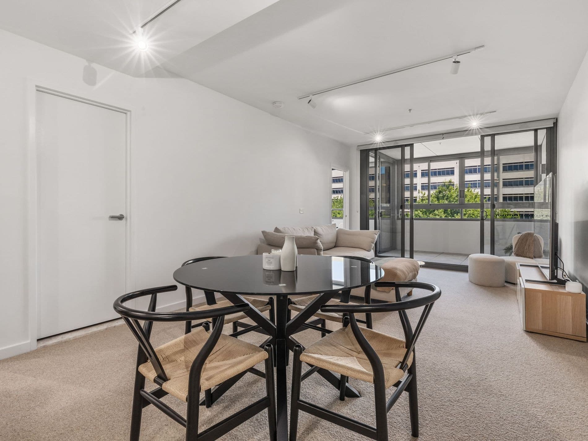 206 / 71 Constitution Avenue, CAMPBELL, Campbell - Thumbnail 3