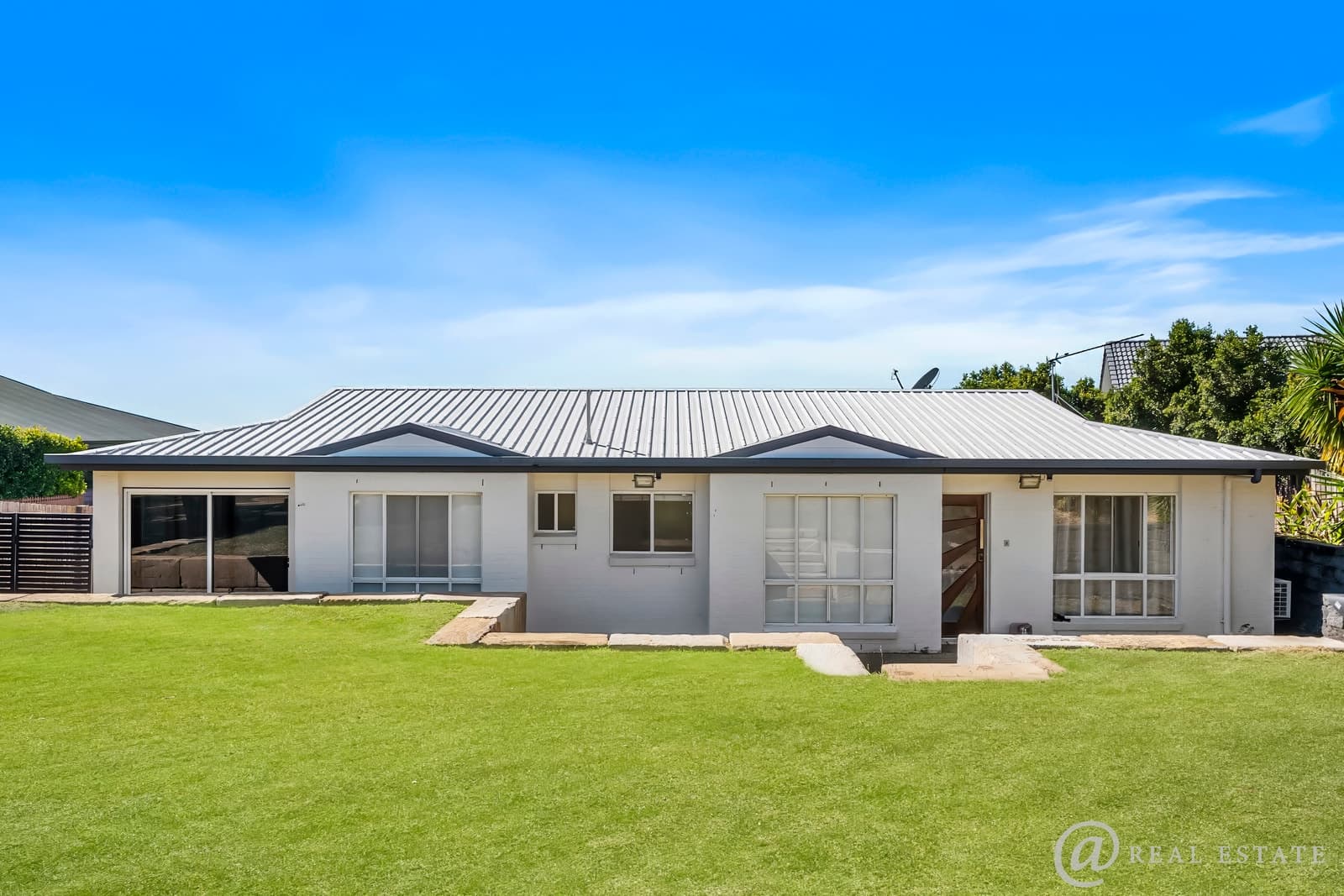 6 Macaulay Way, PACIFIC HEIGHTS, Pacific Heights - Thumbnail 2