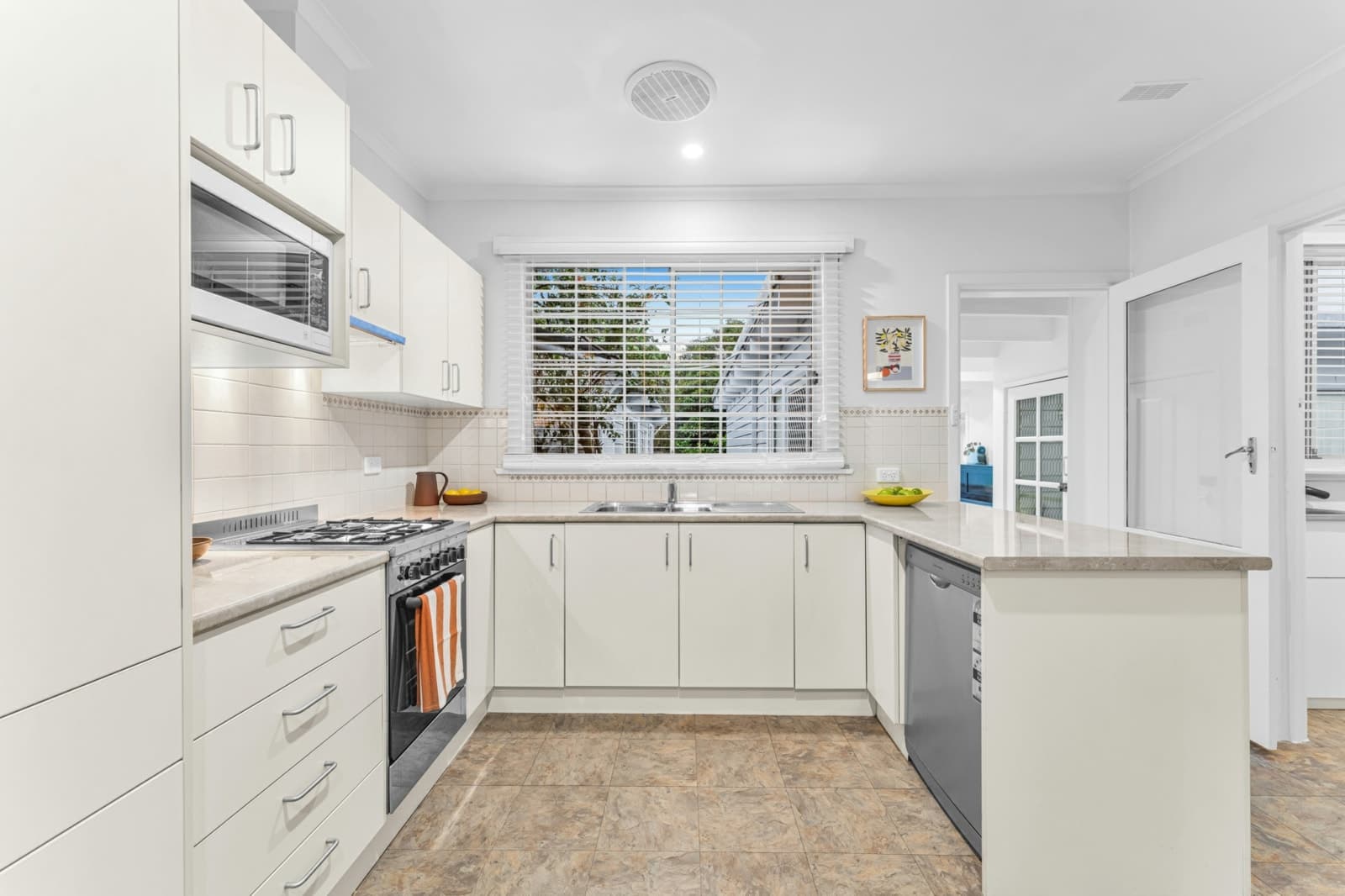 10 Cypress Grove, DANDENONG NORTH, Dandenong North - Thumbnail 7