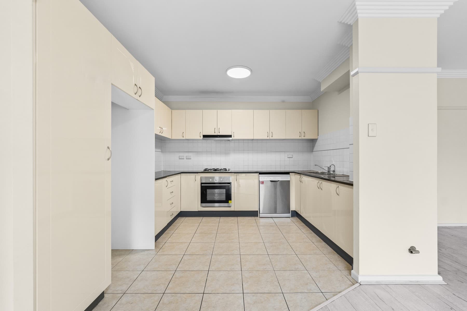 304/91a Bridge Road, Westmead - Thumbnail 2