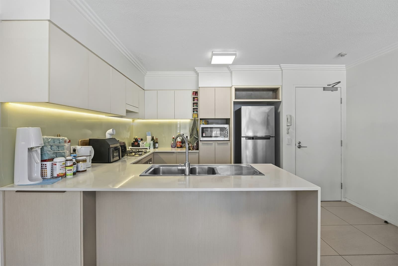 208/14 Merivale Street, SOUTH BRISBANE, South Brisbane - Thumbnail 2