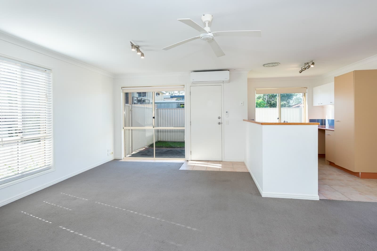 2/497 Pine Ridge Road, RUNAWAY BAY, Runaway Bay - Thumbnail 7