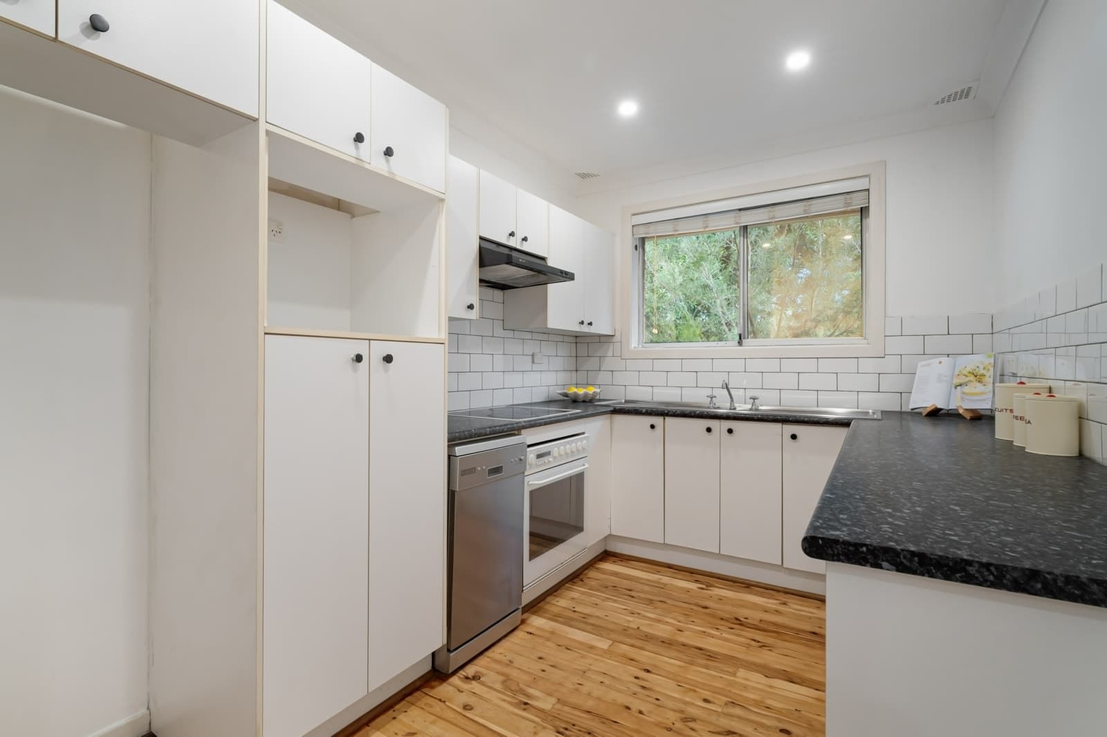 6/15 Doyle Road, REVESBY, Revesby - Thumbnail 3