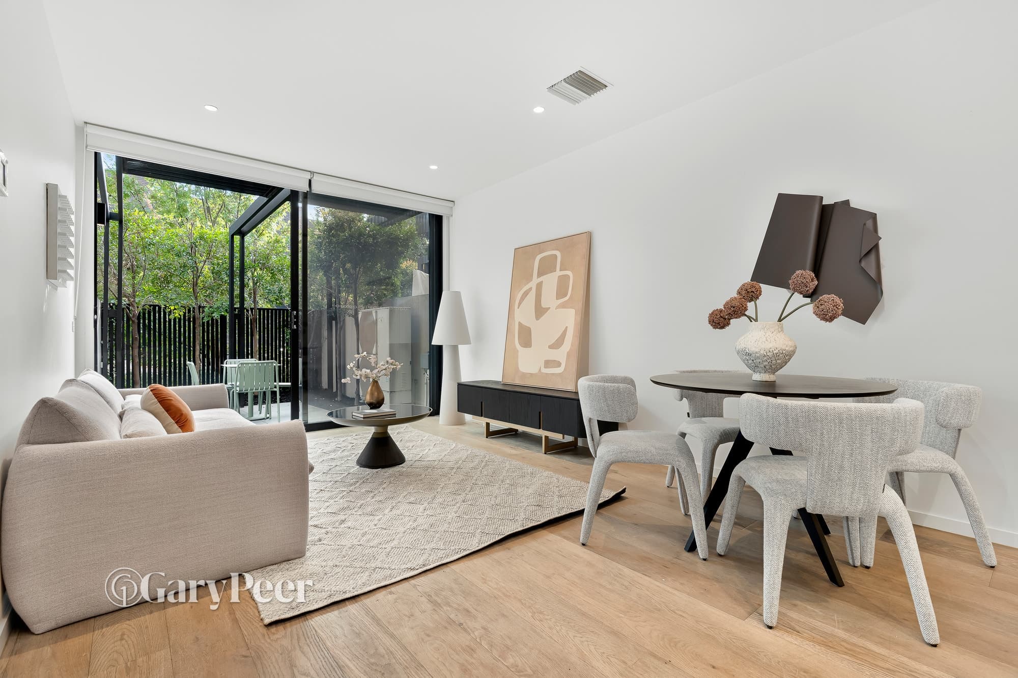 18 Eucalypt Avenue, Malvern East, VIC, Malvern East - Thumbnail 2