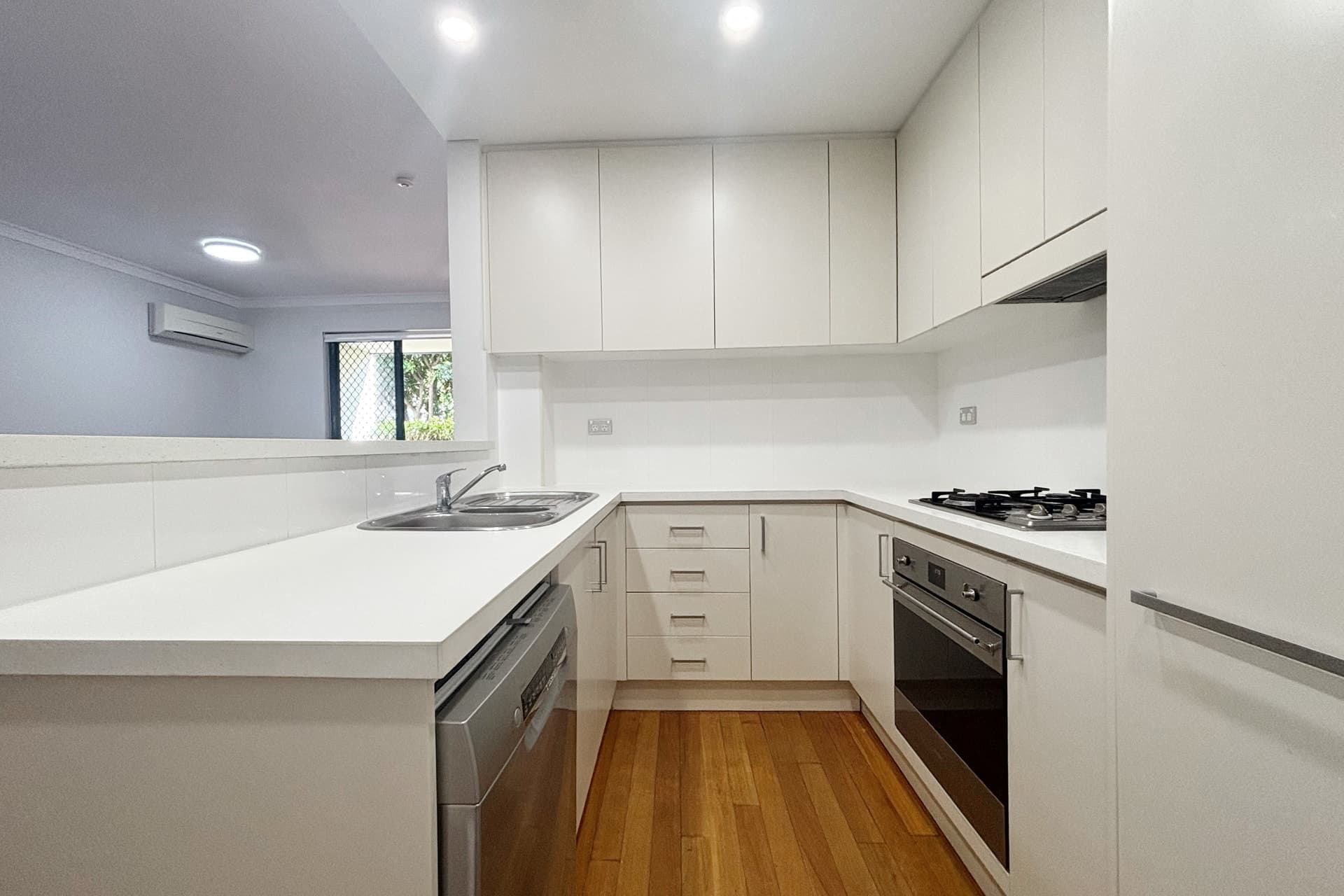 5/39 - 41 Lagoon Street, Narrabeen - Thumbnail 2