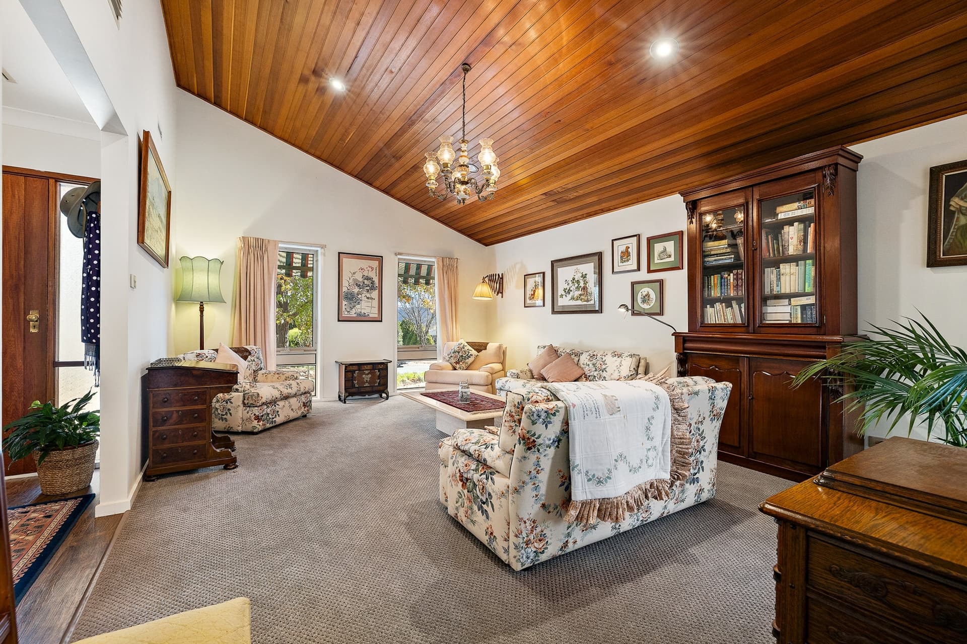 12 Firbank Close, Isabella Plains, Isabella Plains - Thumbnail 7