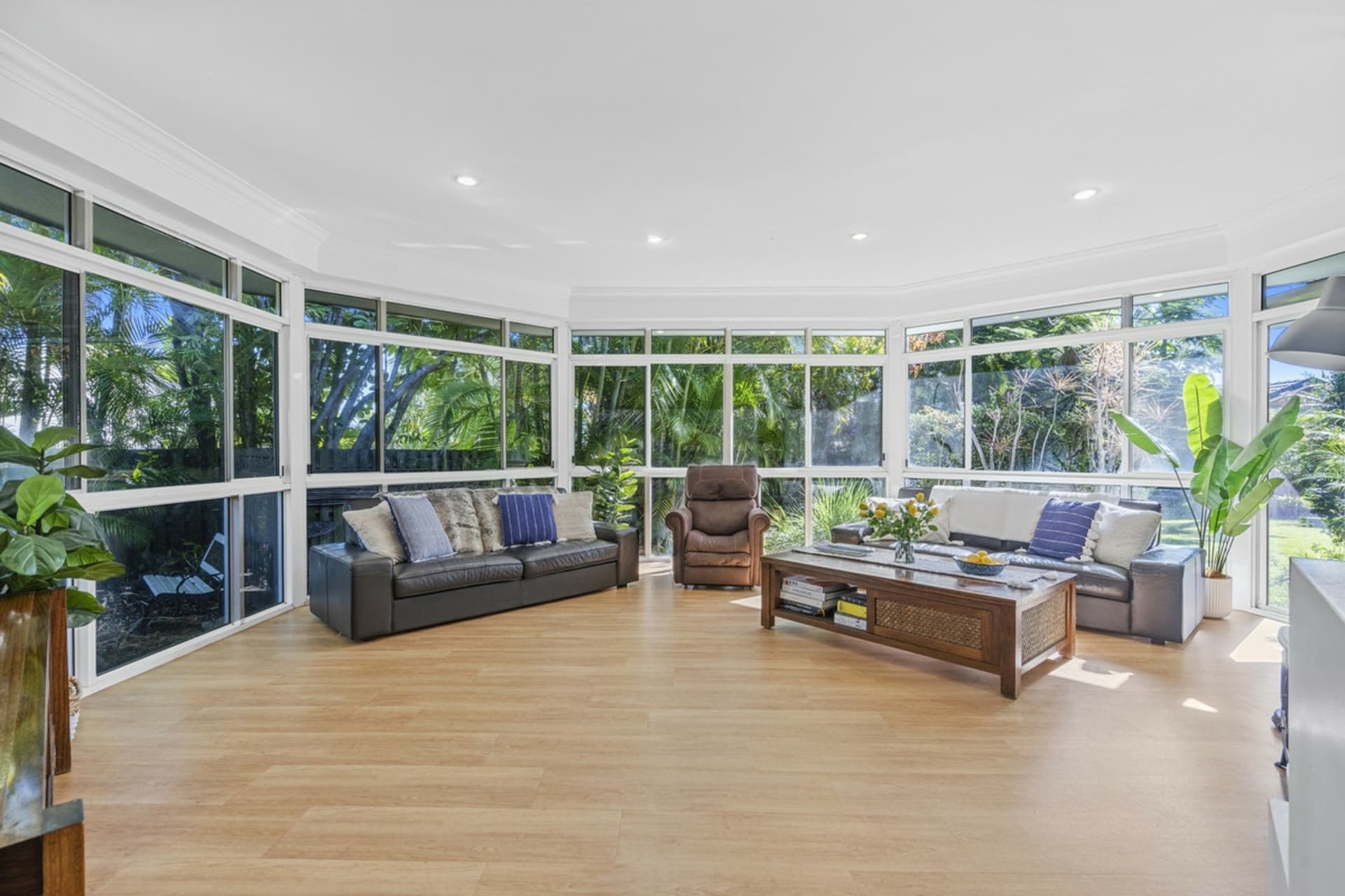 16 Yarraglen Place, Parkwood, Parkwood - Thumbnail 2
