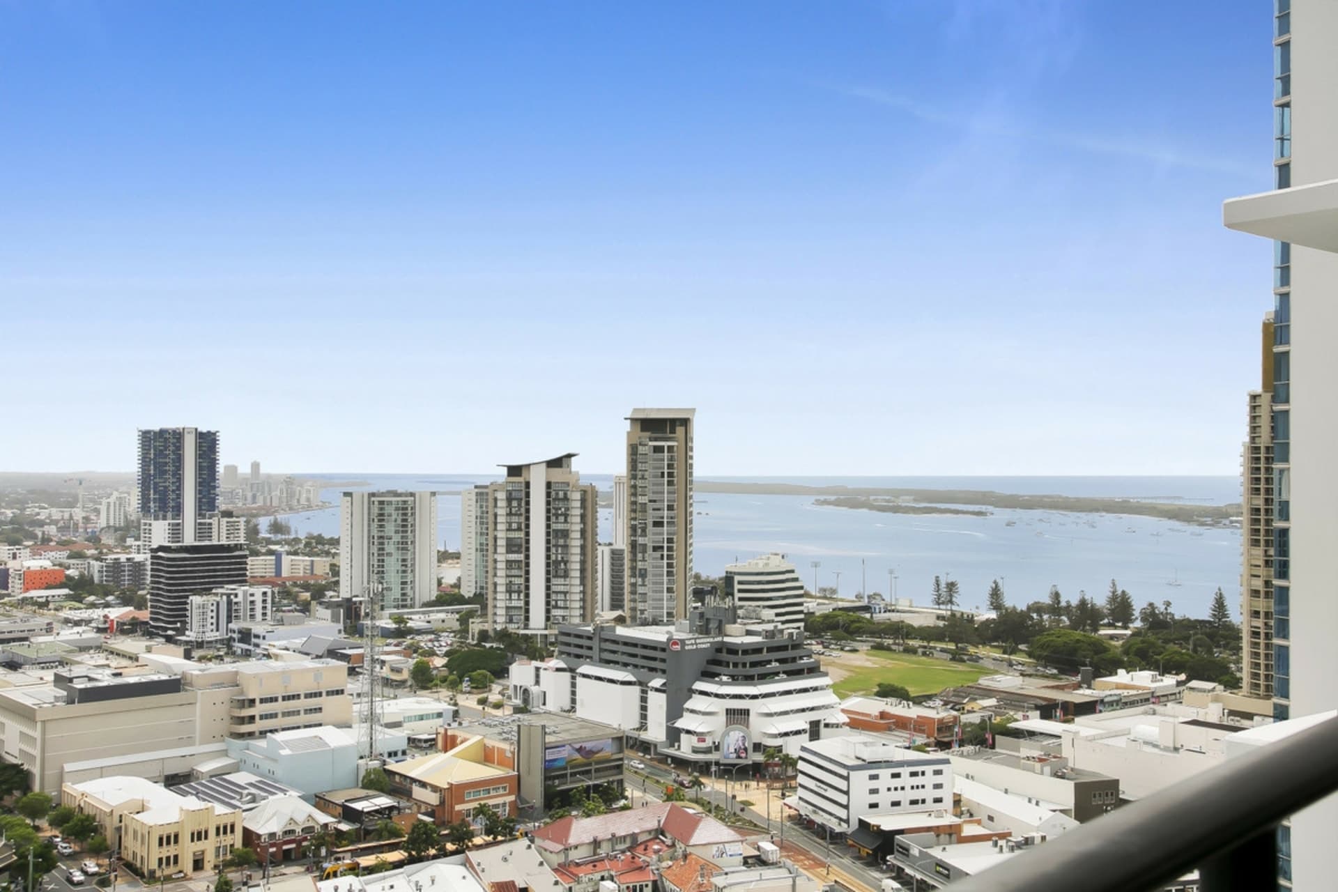 22407/5 Lawson Street, Southport, Southport - Thumbnail 2