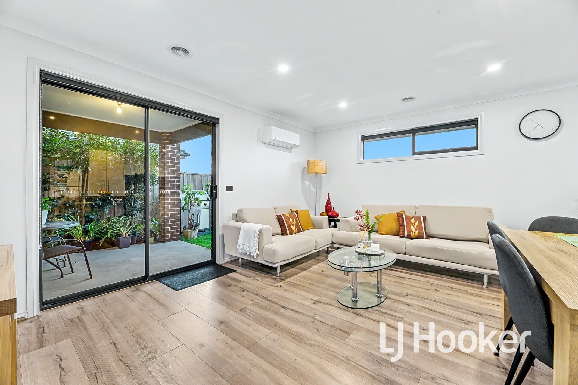 35 Moroak Crescent, Clyde North, Clyde North - Thumbnail 3