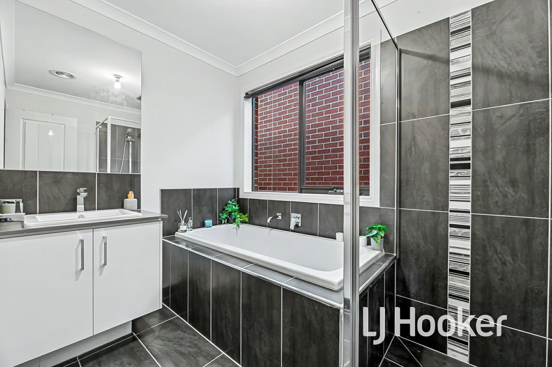 35 Moroak Crescent, Clyde North, Clyde North - Thumbnail 7