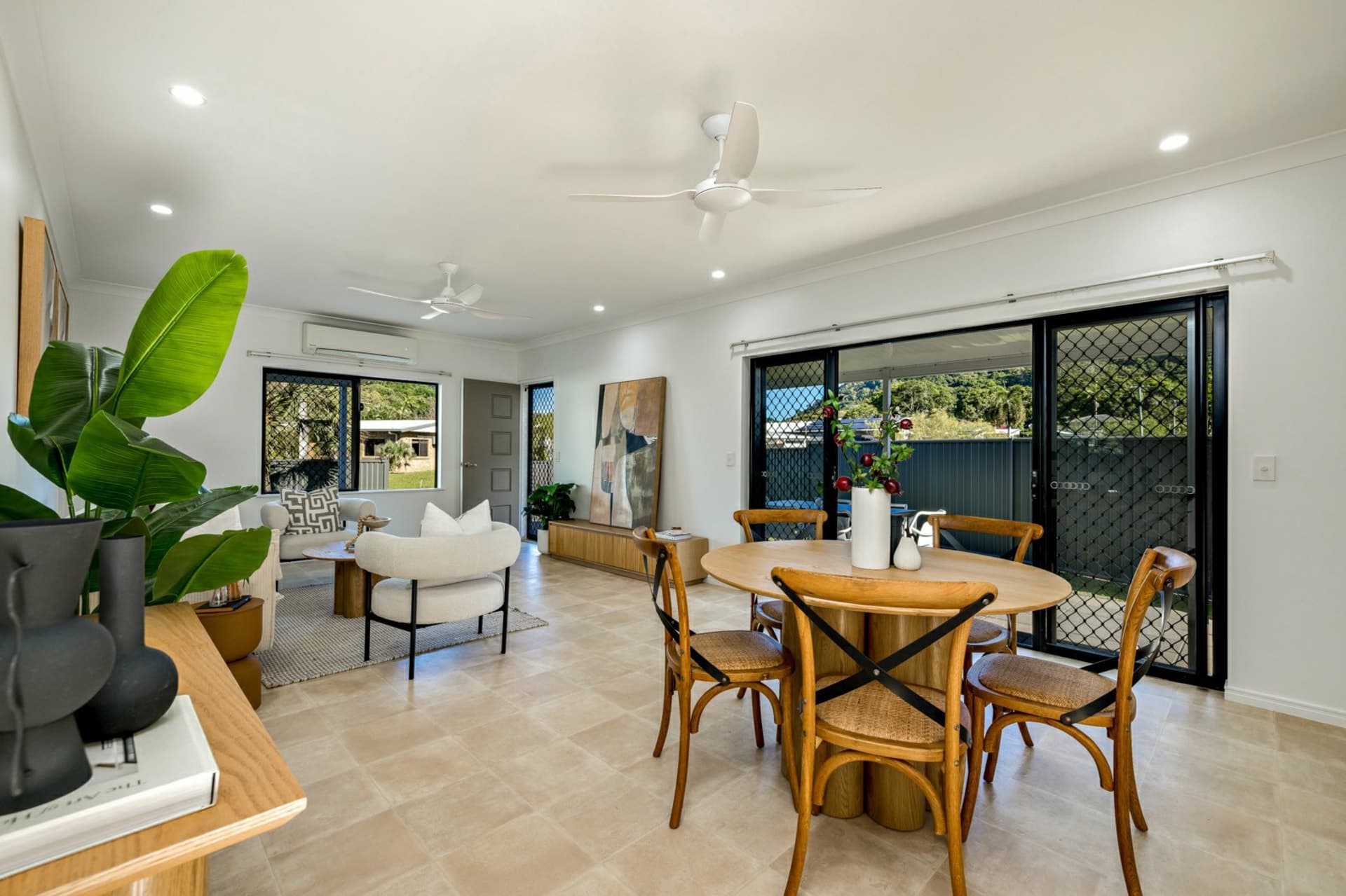 8A Viola Close, Bayview Heights, Bayview Heights - Thumbnail 2